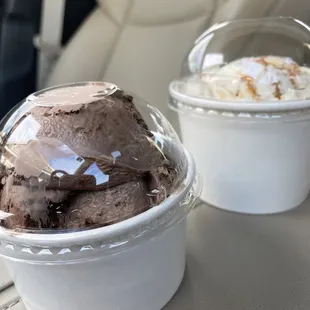 Chocolate moot trail &amp; vanilla on ice cream