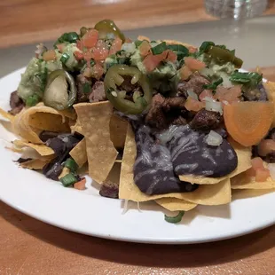 nachos with steak