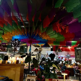 Restaurant ambiance!