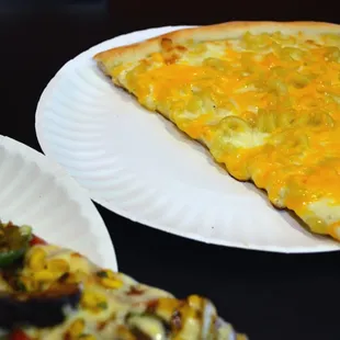 Mac n&apos; cheese and fajita slices ($3.75)