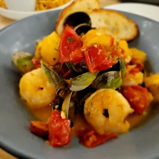 Shrimp and Littleneck Clams