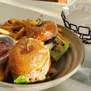 Beef sliders with fries