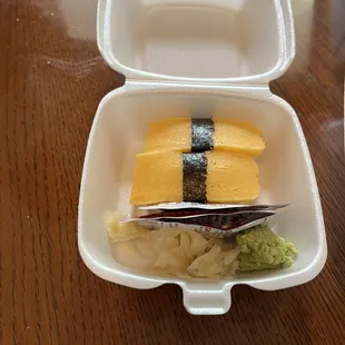 Tamago nigiri (2 pieces)