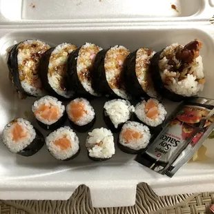 Spider roll (soft shell crab) and sake roll (salmon with seaweed outside) Sooo good ;)