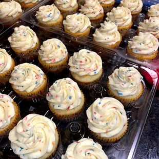 Birthday Cake Cupcakes