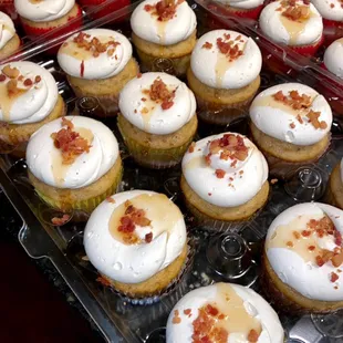 Maple Bacon Cupcakes