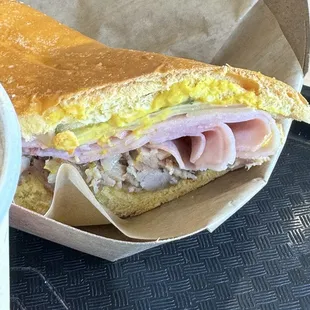 Medianoche sandwich.