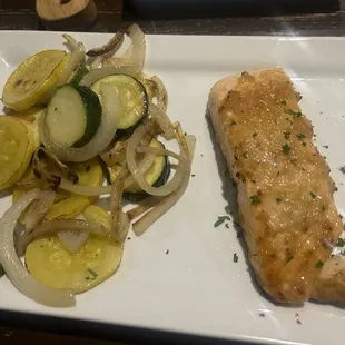Salmon and mixed vegetables.