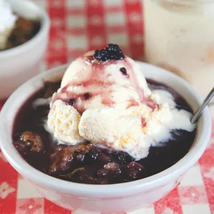 Blackberry Cobbler a la mode