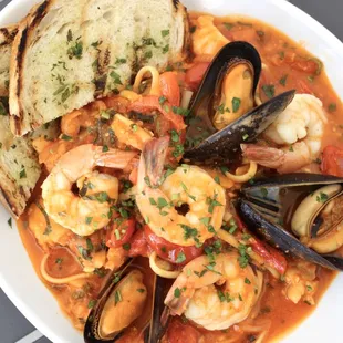 Cioppino Pasta