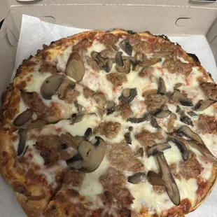 Medium Sausage and mushroom