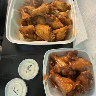 TO-GO: Hot &amp; barbecue wings w/ ranch