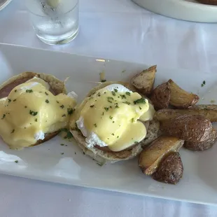 Classic Eggs Benedict