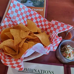 Chips salsa and pico de gallo