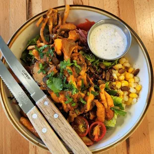 10/10 Salad Bowl with Oyster Mushrooms - bursting with vibrant, diverse flavors and textures