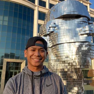 Visiting from Las Vegas and got to see the Giant rotating head. 3/5/2022