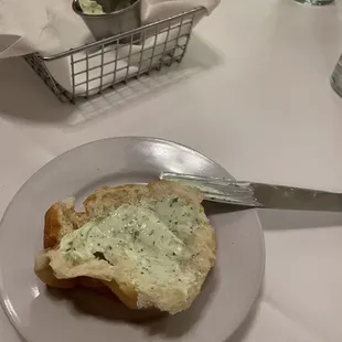 Bread and spinach-flavored butter