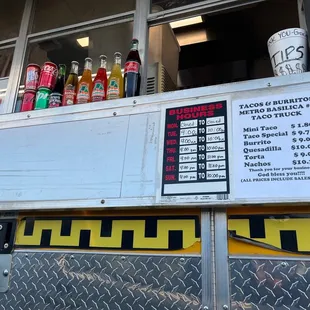 Hours and drink options