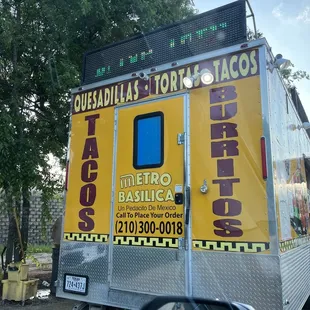 Truck name and phone number.
