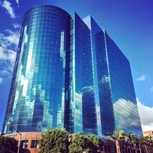 Metro Bean is located in the court yard of the Xerox/Stearbs building.