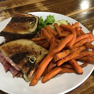 Manhattan Reuben Sandwich