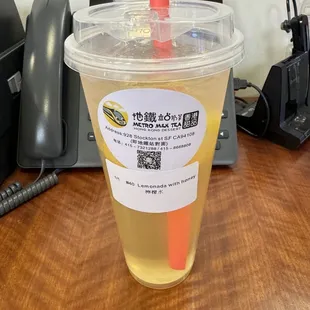 Honey lemonade iced