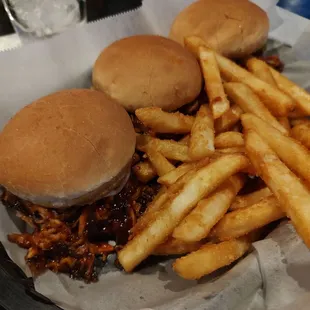 Bbq chicken sliders