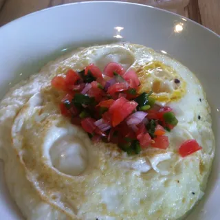 Smoked Gouda Grits and Eggs