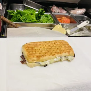 Roast  beef &amp; havarti panini