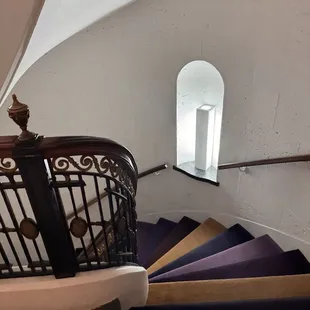 Stairs to floor 1