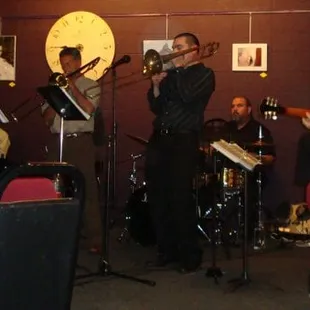 live music on the weekends...