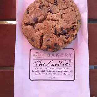 Chocolate chip cookie