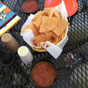 Chips and salsa.  Not well seasoned.