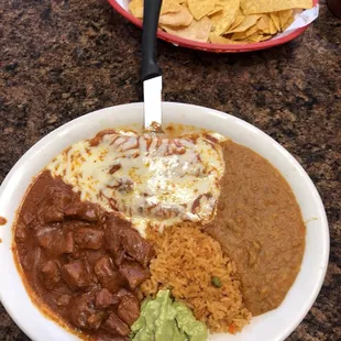 Tasted and smelled like vomit. The meat was old. The sauce was rancid.