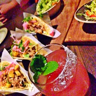 Machete with chicken tacos