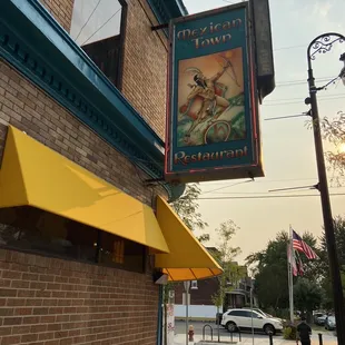 a sign for a mexican restaurant