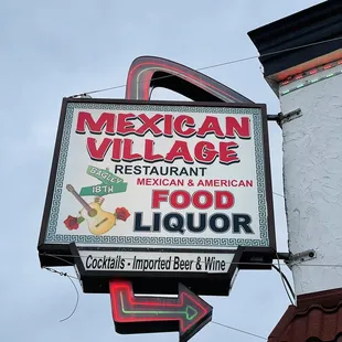 the sign for the restaurant