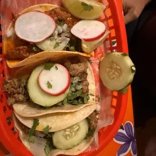Tacos: 1 Al pastor, 2 carne asada