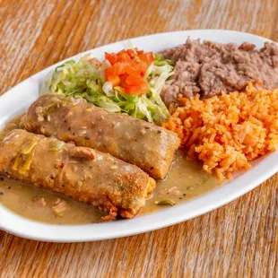 a plate of mexican food