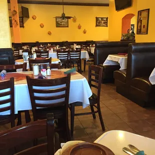 sushi and sashimi, interior