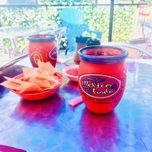 Nice cold drinks in the cutes clay mugs~