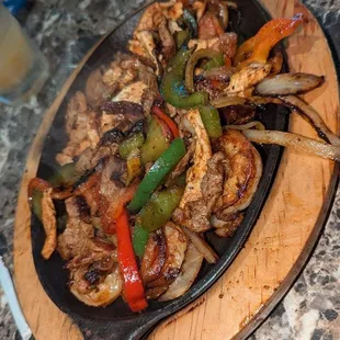 STEAK/CHICKEN/SHRIMP FAJITAS