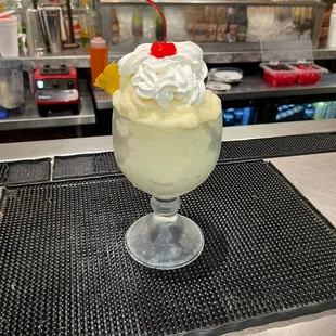 dessert, drink