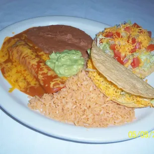 a plate of mexican food