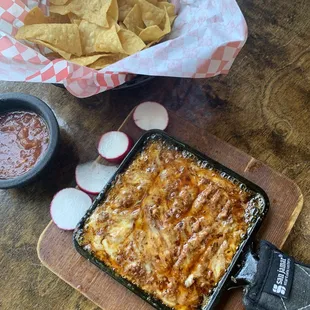 Queso Fundido con Chorizo