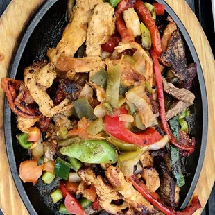 Fajitas combo ( steak , chicken and shrimp)