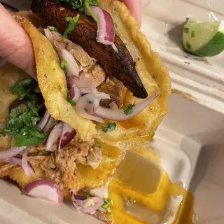 Cochinita Fluffy Taco