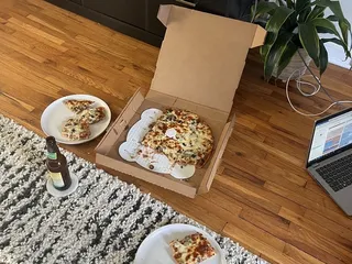 Lake Harriet Pizza