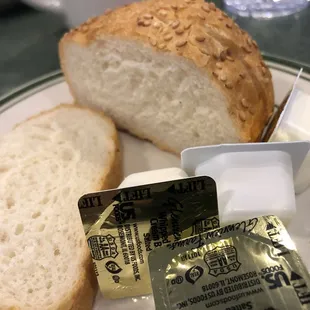 Good bread and butter served with dinner entree