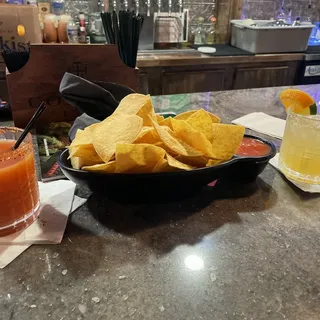 Chips y Salsa